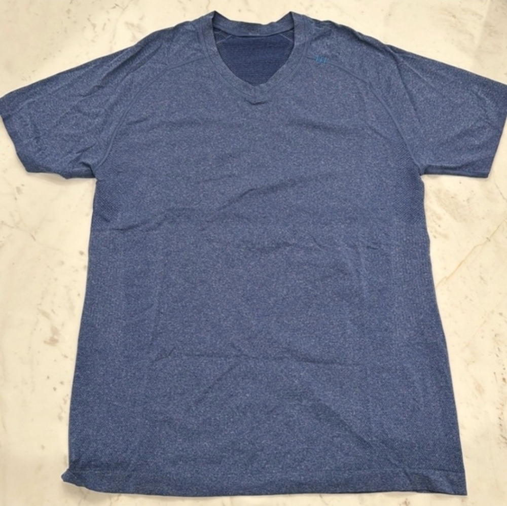 Lululemon Men's Metal Vent Tech V Neck Short Sleeve M